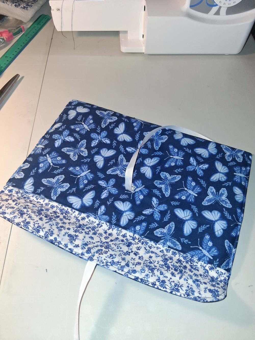 Ipad / Tablet Protector Handmade - Picture 2 of 6